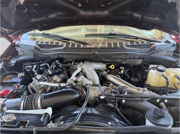 2022 Ford, dovoz USA — foto 8 z 12