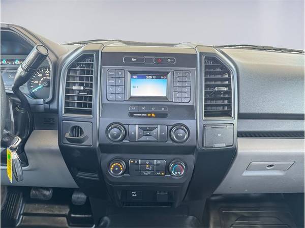 2020 Ford, dovoz USA — foto 10 z 12