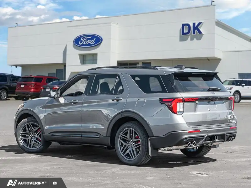 2026 Ford Explorer ST, šedá, 100 km, dovoz Kanada — foto 4 z 12
