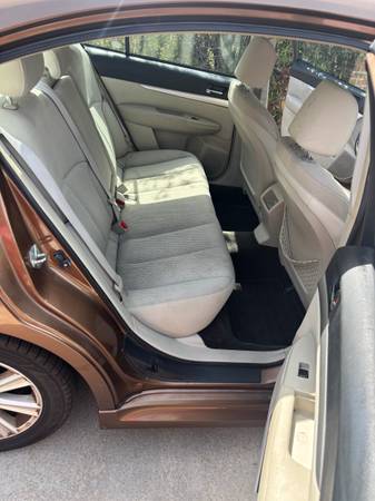 2011 Subaru, dovoz USA — foto 7 z 12