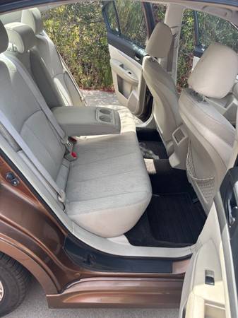 2011 Subaru, dovoz USA — foto 8 z 12