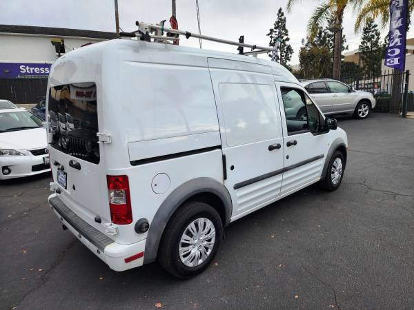 2013 Ford, dovoz USA — foto 11 z 12