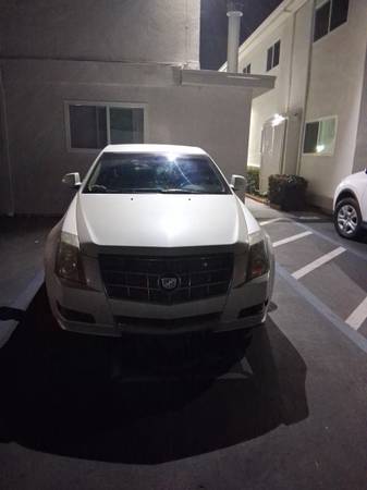 2011 Cadillac, dovoz USA — foto 2 z 9