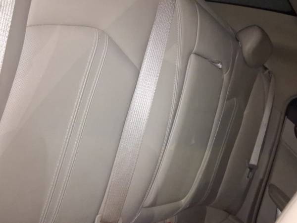 2011 Cadillac, dovoz USA — foto 3 z 9