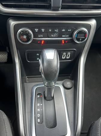 2018 Ford, dovoz USA — foto 8 z 12