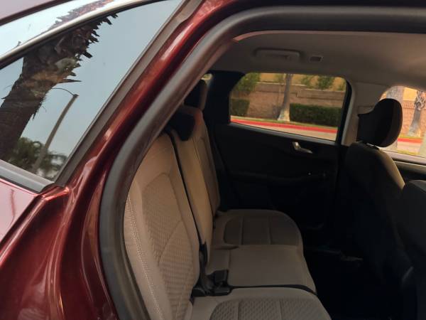 2021 Ford, dovoz USA — foto 5 z 12