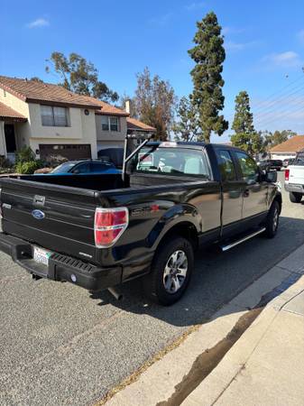 2013 Ford, dovoz USA — foto 2 z 4