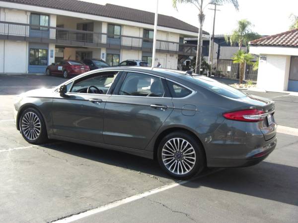 2017 Ford, dovoz USA — foto 10 z 12