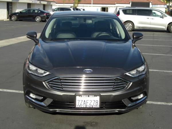 2017 Ford, dovoz USA — foto 2 z 12