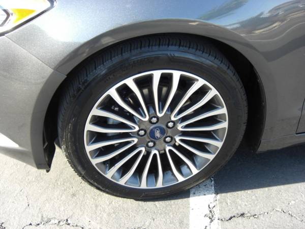 2017 Ford, dovoz USA — foto 4 z 12