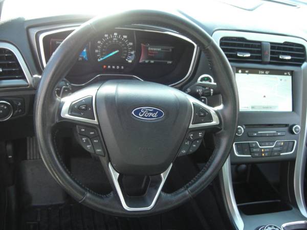 2017 Ford, dovoz USA — foto 9 z 12