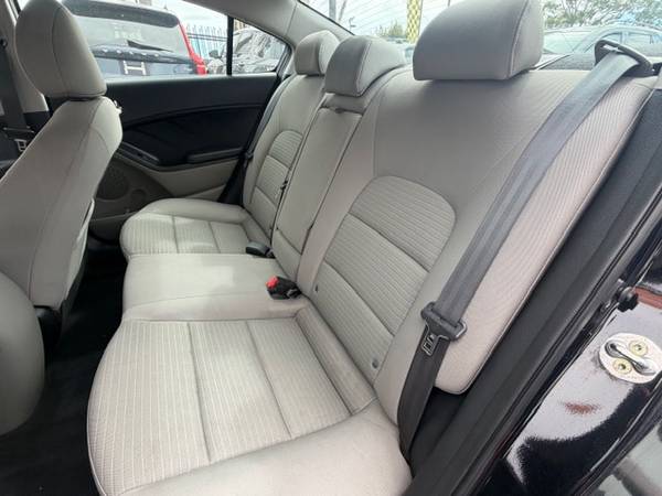 2015 Kia, dovoz USA — foto 9 z 12