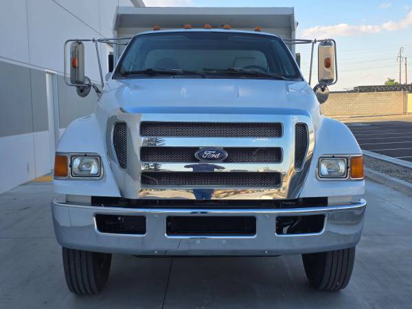 2010 Ford, dovoz USA — foto 9 z 12
