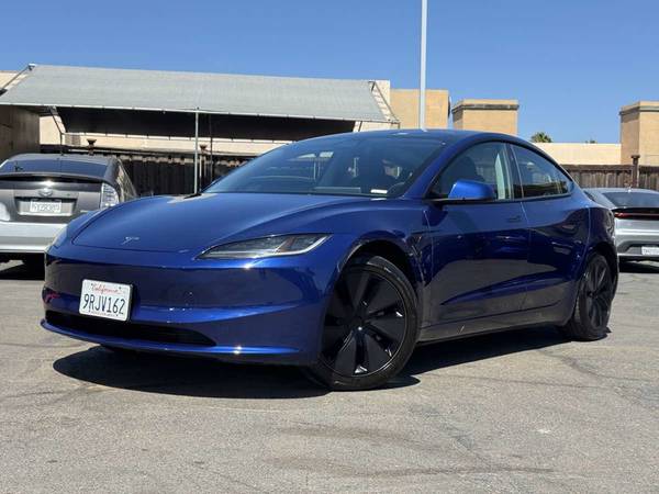 2025 Tesla, dovoz USA — foto 2 z 12