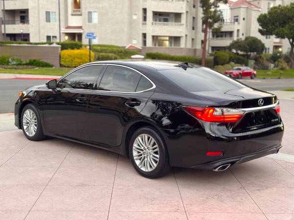 2016 Lexus, dovoz USA — foto 1