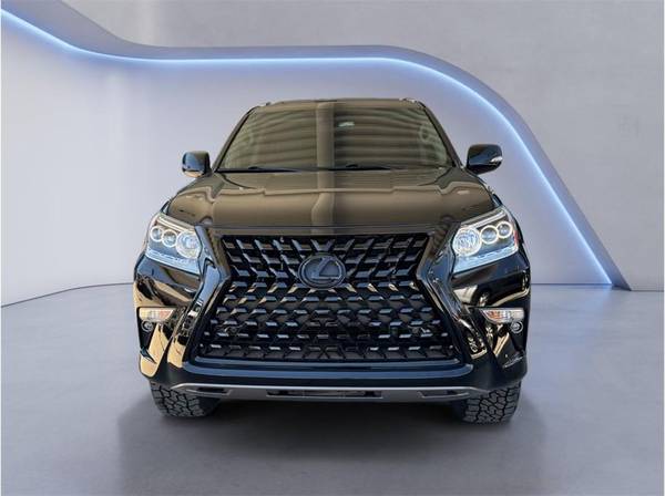 2017 Lexus, dovoz USA — foto 2 z 12