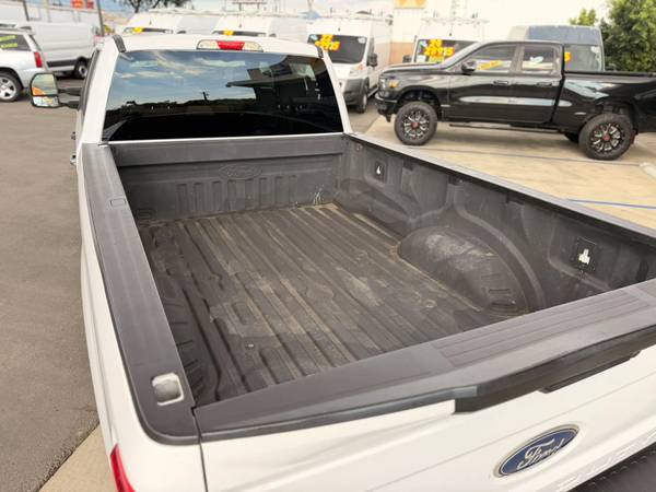 2017 Ford, dovoz USA — foto 10 z 12