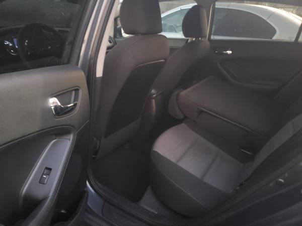 2016 Kia, dovoz USA — foto 6 z 12