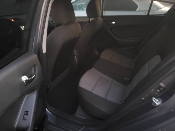 2016 Kia, dovoz USA — foto 8 z 12