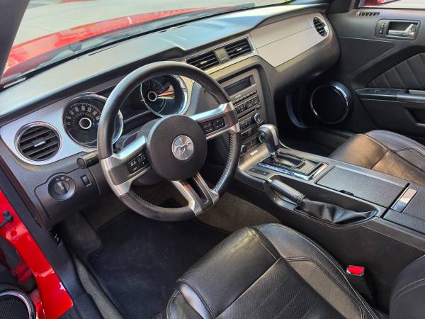 2014 Ford, dovoz USA — foto 11 z 12