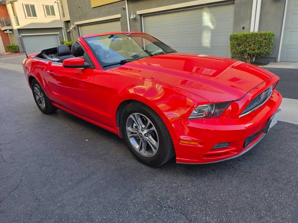 2014 Ford, dovoz USA — foto 4 z 12