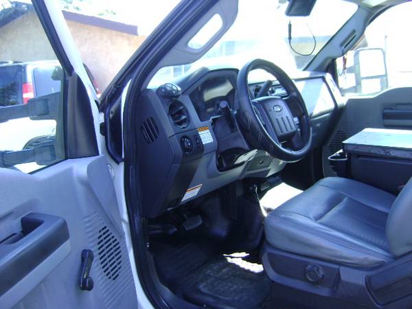 2015 Ford, dovoz USA — foto 11 z 12