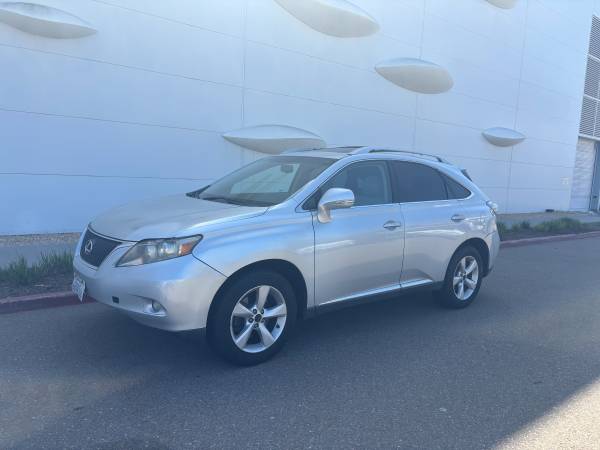 2011 Lexus, dovoz USA — foto 2 z 11