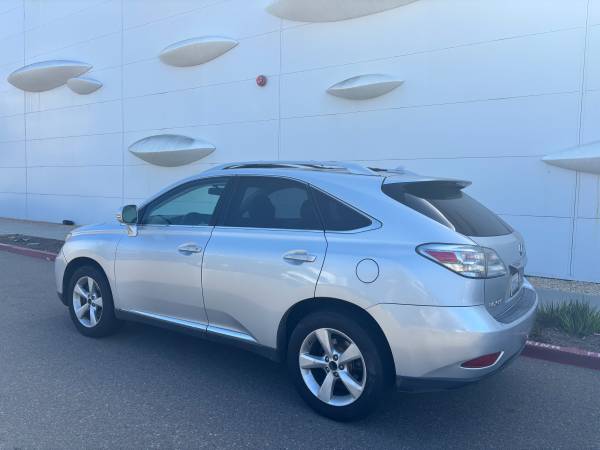 2011 Lexus, dovoz USA — foto 5 z 11