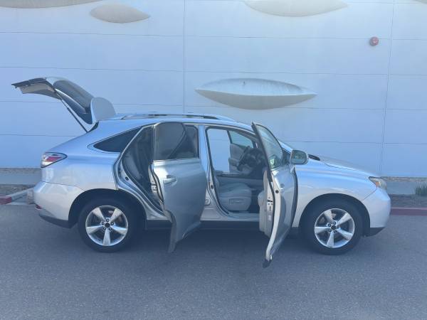 2011 Lexus, dovoz USA — foto 6 z 11