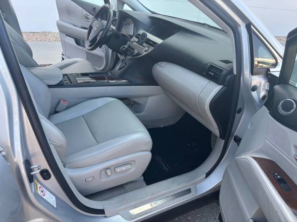 2011 Lexus, dovoz USA — foto 9 z 11