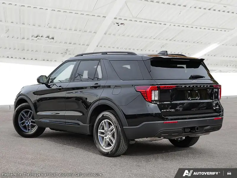 2026 Ford Explorer, 24 km, dovoz Kanada — foto 4 z 12