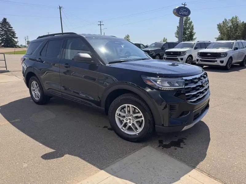 2026 Ford Explorer Active 200a Pkg, černá, 7 km, dovoz Kanada — foto 7 z 12