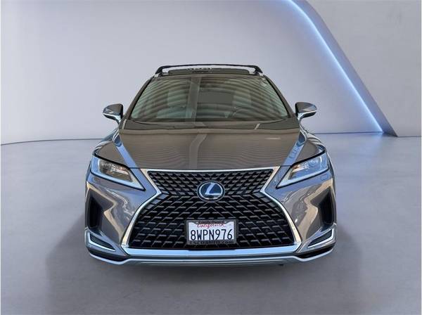 2021 Lexus, dovoz USA — foto 2 z 12