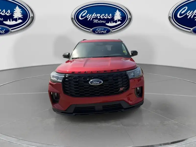 2026 Ford Explorer St, červená, dovoz Kanada — foto 3 z 12