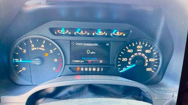 2017 Ford, dovoz USA — foto 11 z 12