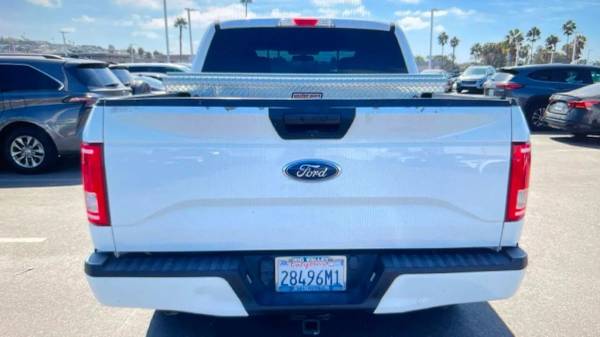 2017 Ford, dovoz USA — foto 6 z 12