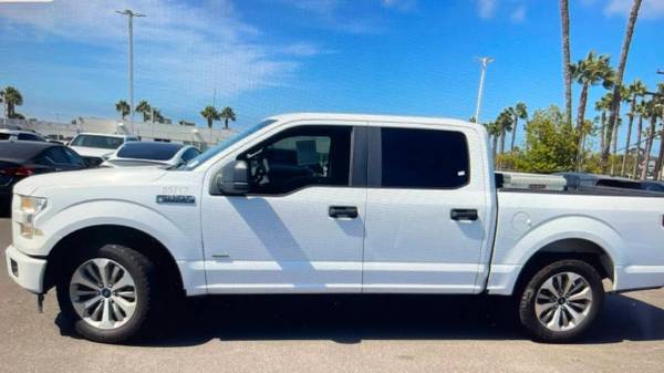 2017 Ford, dovoz USA — foto 8 z 12
