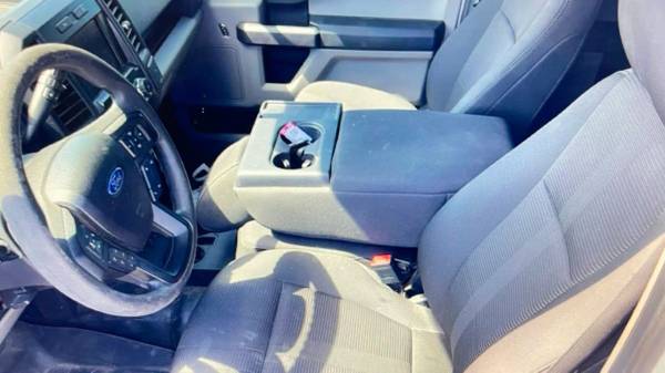 2017 Ford, dovoz USA — foto 9 z 12