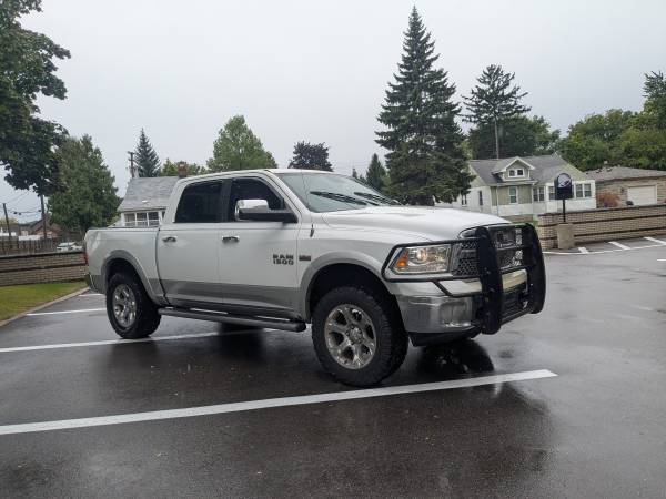 2013 Dodge, dovoz USA — foto 2 z 12