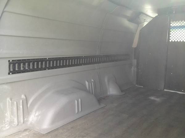 2013 Ford, dovoz USA — foto 11 z 12