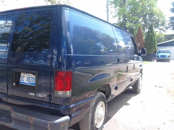 2013 Ford, dovoz USA — foto 3 z 12