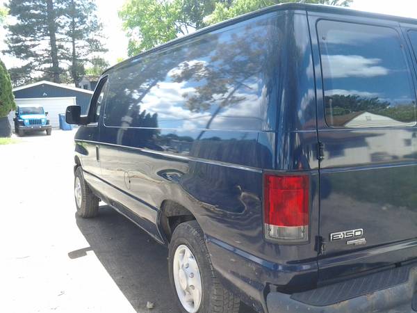 2013 Ford, dovoz USA — foto 5 z 12