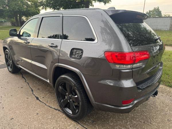 2016 Jeep, dovoz USA — foto 5 z 9