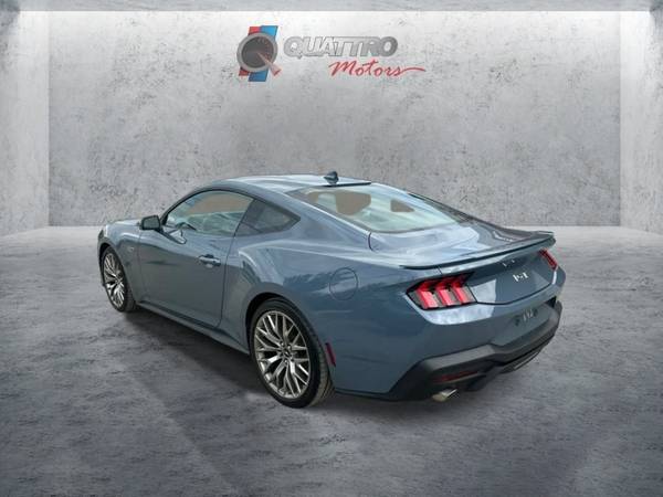 2025 Ford, dovoz USA — foto 3 z 10
