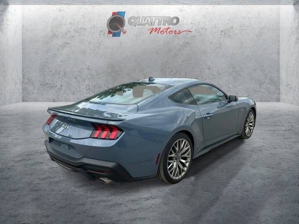 2025 Ford, dovoz USA — foto 5 z 10