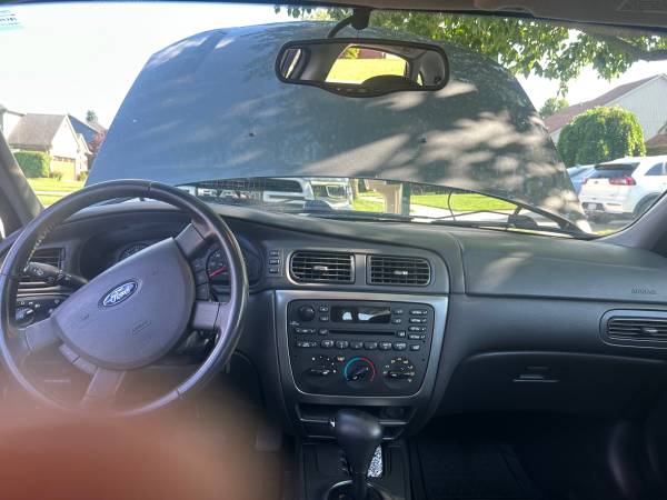 2004 Ford, dovoz USA — foto 12 z 12