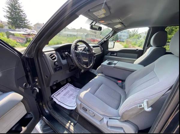 2011 Ford, dovoz USA — foto 4 z 6