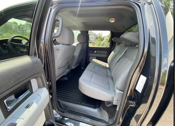 2011 Ford, dovoz USA — foto 6 z 6