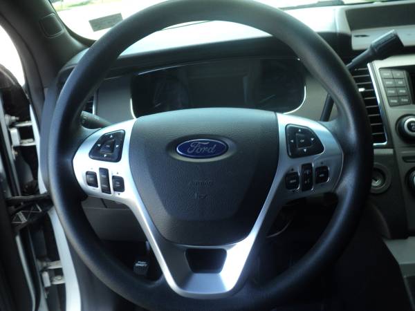 2016 Ford, dovoz USA — foto 10 z 12