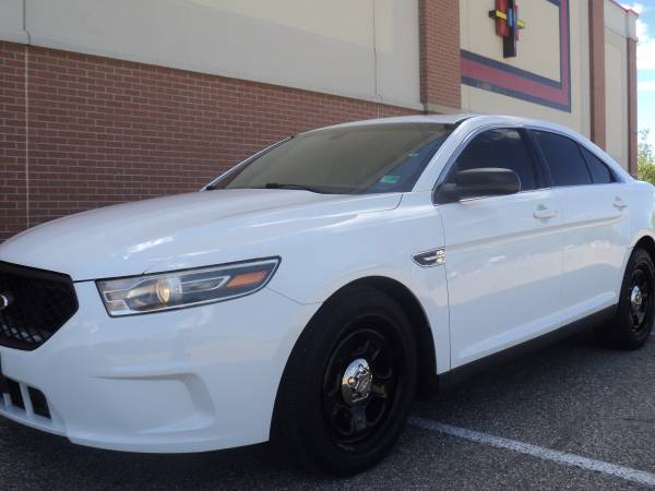 2016 Ford, dovoz USA — foto 3 z 12